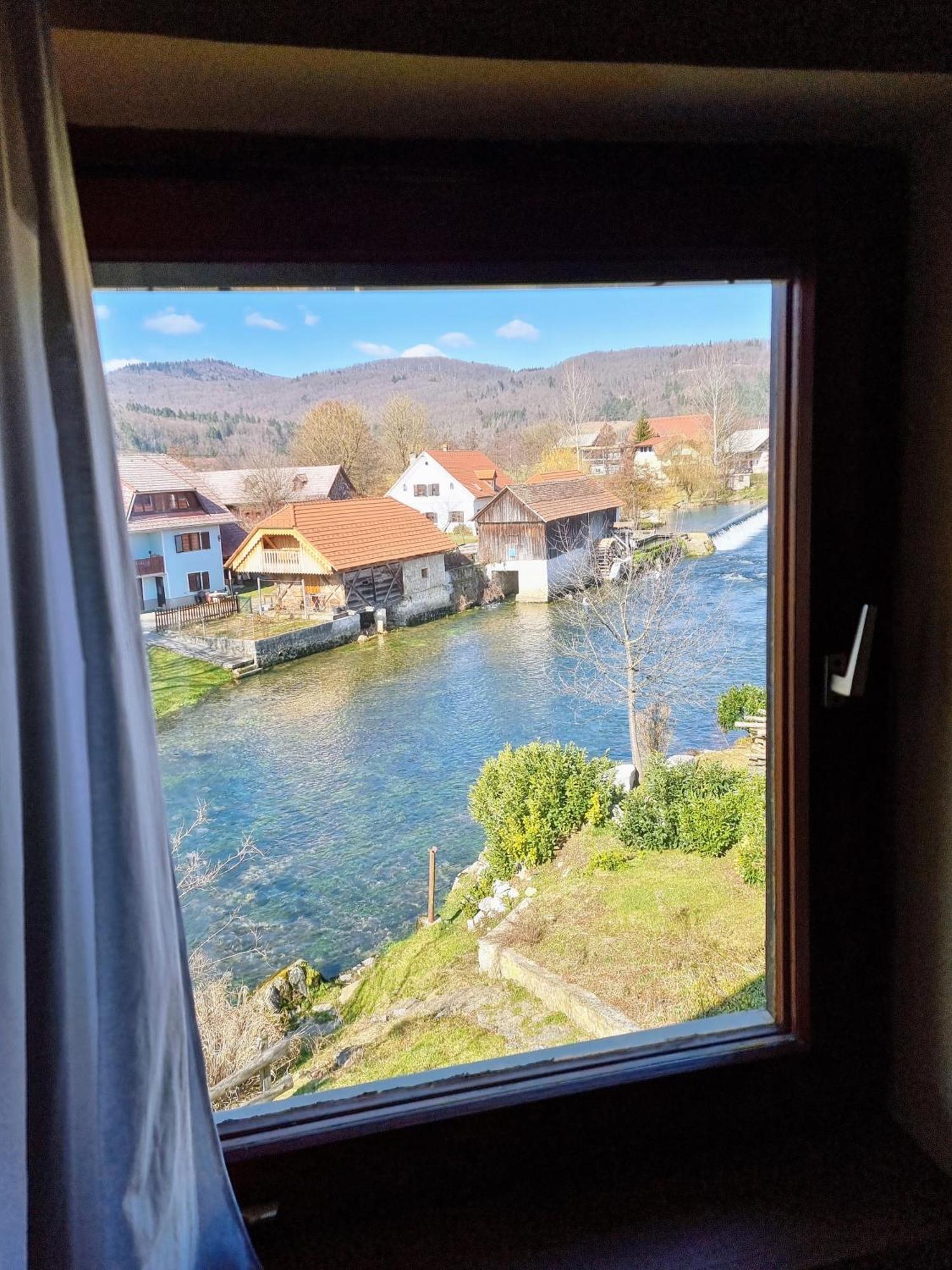 Krka River Lodge Znojile pri Krki Экстерьер фото